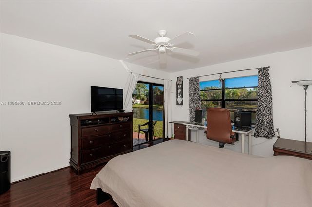 840 SW 120th Way, Davie, FL 33325