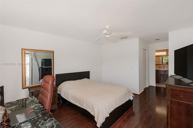 840 SW 120th Way, Davie, FL 33325