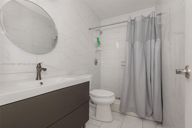 840 SW 120th Way, Davie, FL 33325