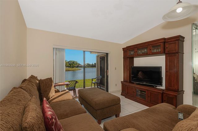 840 SW 120th Way, Davie, FL 33325