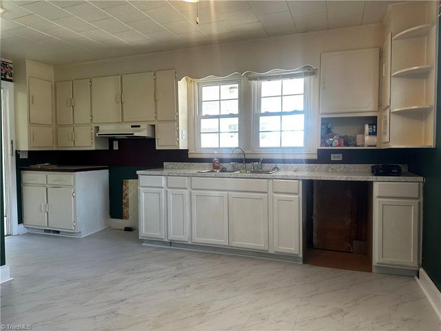 264 Fairplains Road, North Wilkesboro, NC 28659