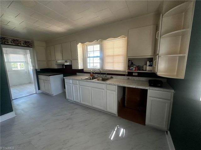 264 Fairplains Road, North Wilkesboro, NC 28659