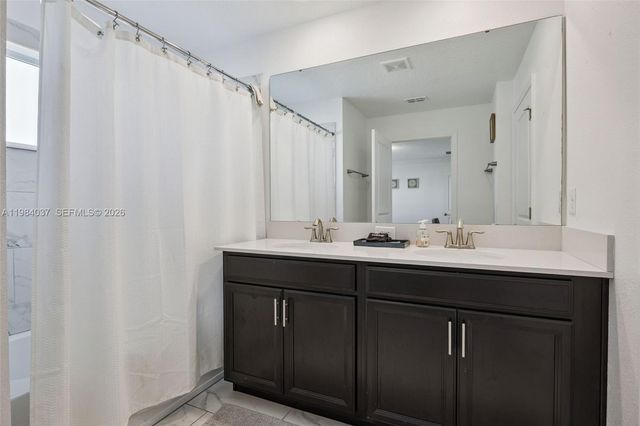 992 Leasder Street, Davenport, FL 33896