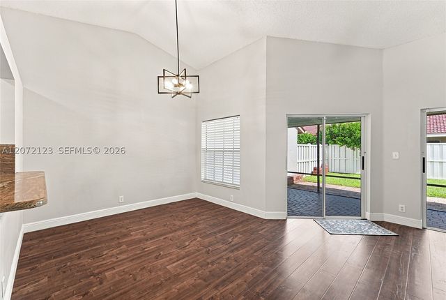 10425 NW 9th Mnr, Coral Springs, FL 33071