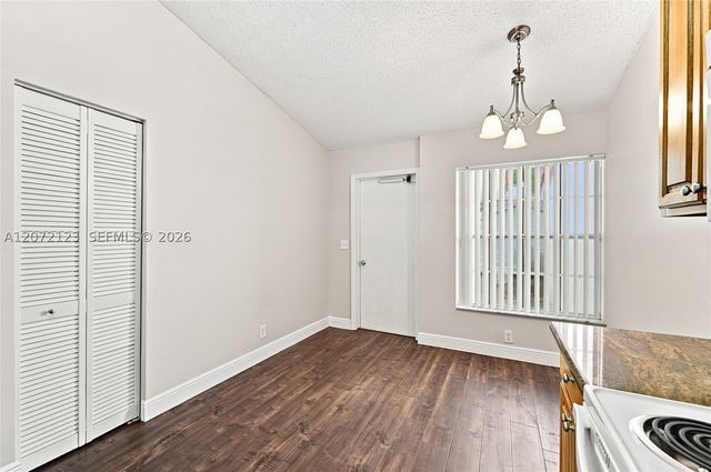 10425 NW 9th Mnr, Coral Springs, FL 33071