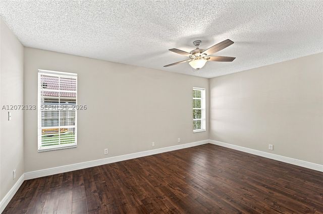 10425 NW 9th Mnr, Coral Springs, FL 33071