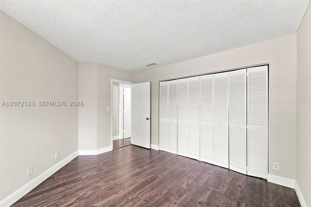 10425 NW 9th Mnr, Coral Springs, FL 33071