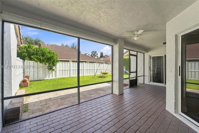 10425 NW 9th Mnr, Coral Springs, FL 33071