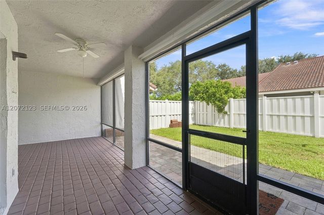 10425 NW 9th Mnr, Coral Springs, FL 33071