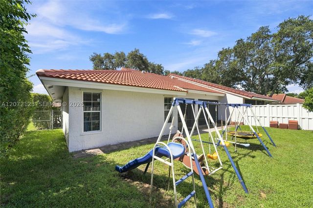 10425 NW 9th Mnr, Coral Springs, FL 33071