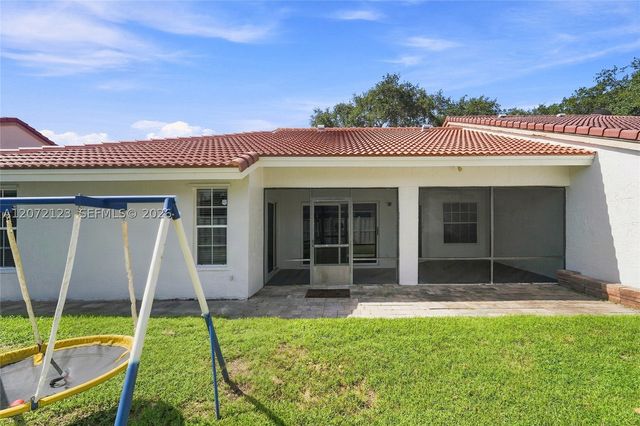 10425 NW 9th Mnr, Coral Springs, FL 33071