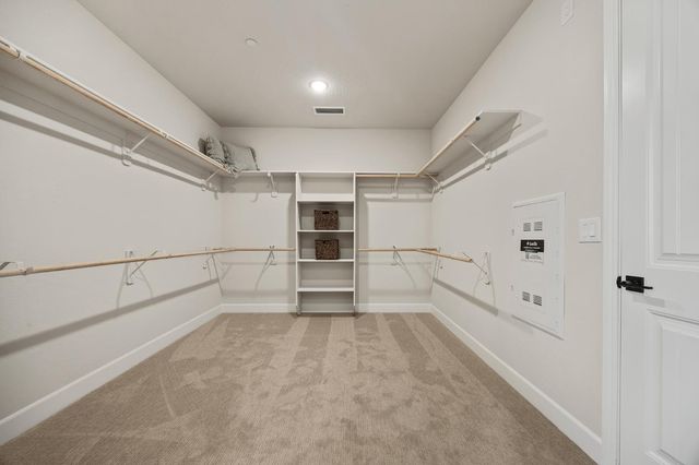 7243 W Ashcroft Avenue, Fresno, CA 93723