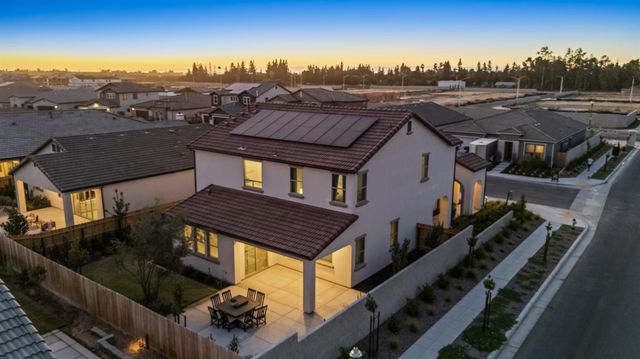 7243 W Ashcroft Avenue, Fresno, CA 93723