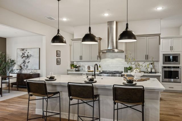 7243 W Ashcroft Avenue, Fresno, CA 93723