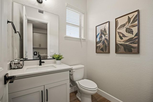 7243 W Ashcroft Avenue, Fresno, CA 93723