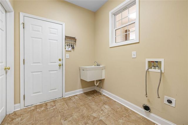 7913 Pea Ridge Road, Lula, GA 30554