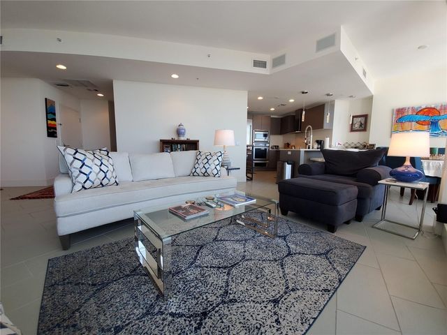 175 1ST STREET S 2006, St Petersburg, FL 33701