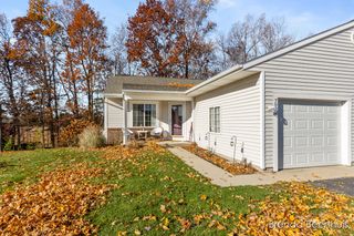 7091 W Cannon Place Drive NE 9, Rockford, MI 49341