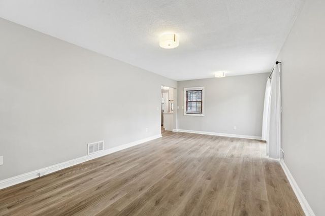 2216 Thorndale Avenue, New Brighton, MN 55112