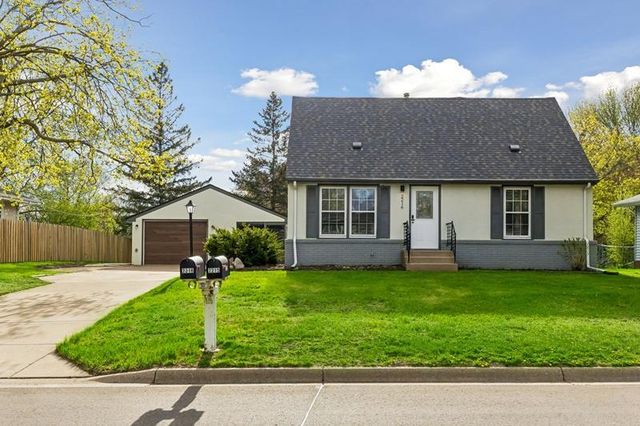 2216 Thorndale Avenue, New Brighton, MN 55112