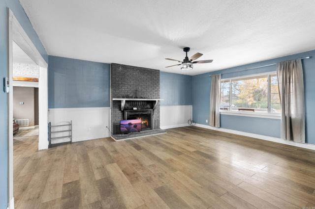 408 E Sanford Street, Gassville, AR 72635