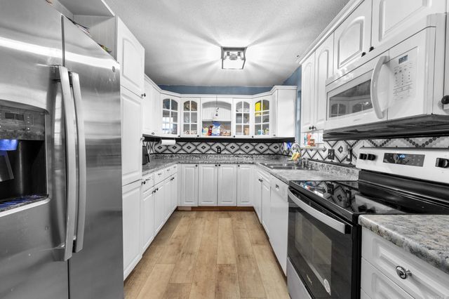 408 E Sanford Street, Gassville, AR 72635