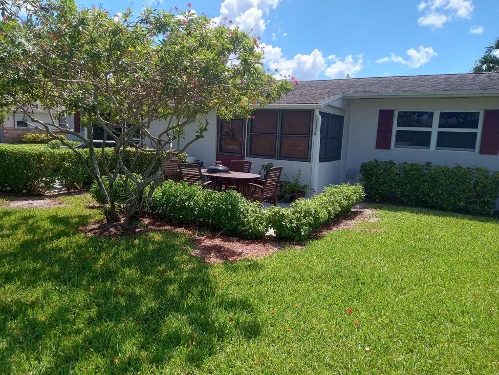 2761 Emory Dr B, West Palm Beach, FL 33415