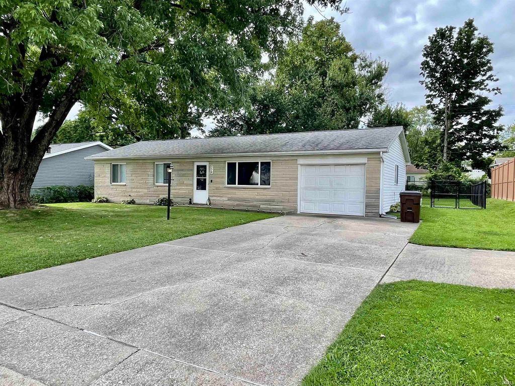 770 S Curry Pike, Bloomington, IN 47403