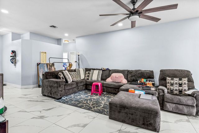 1087 Salmon Isle, Greenacres, FL 33413