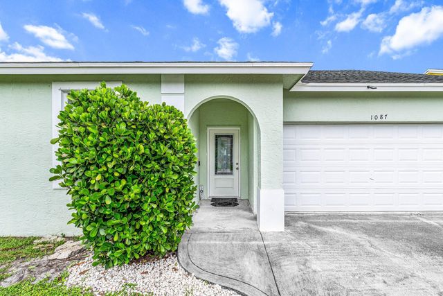 1087 Salmon Isle, Greenacres, FL 33413