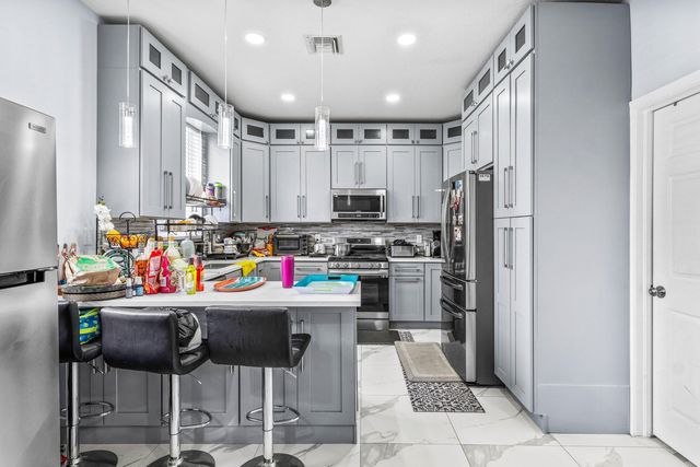1087 Salmon Isle, Greenacres, FL 33413
