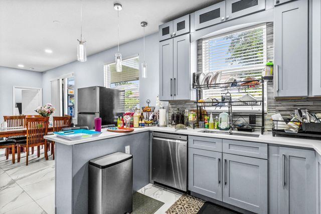 1087 Salmon Isle, Greenacres, FL 33413