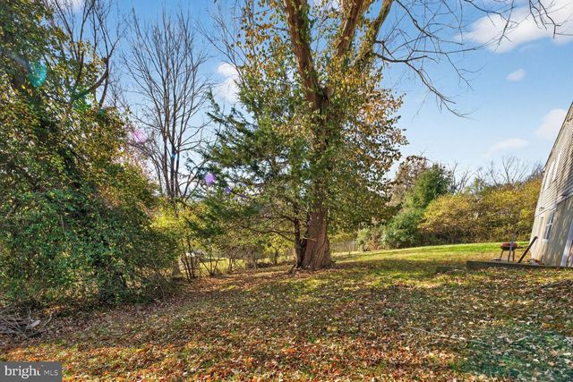 410 DOVE CIR SW, Vienna, VA 22180