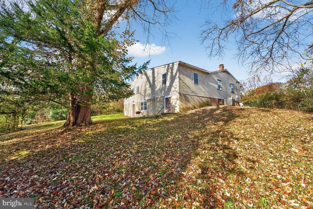 410 DOVE CIR SW, Vienna, VA 22180