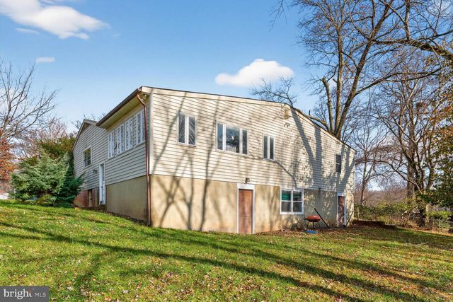 410 DOVE CIR SW, Vienna, VA 22180