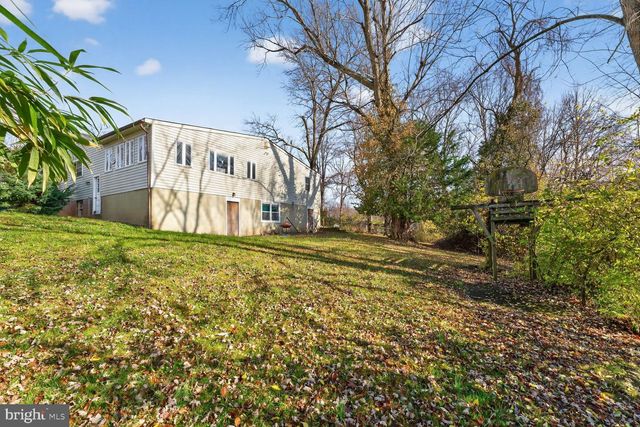 410 DOVE CIR SW, Vienna, VA 22180