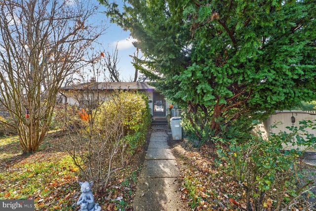 410 DOVE CIR SW, Vienna, VA 22180