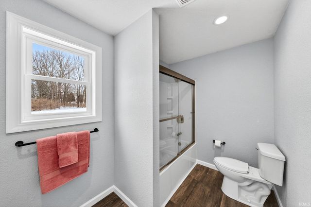 11102 N Dogleg Dr E, Syracuse, IN 46567