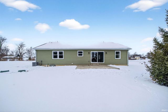 11102 N Dogleg Dr E, Syracuse, IN 46567