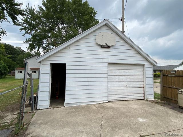 31050 Maplewood Street, Westland, MI 48185