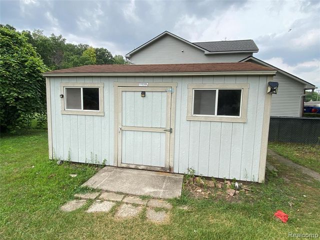31050 Maplewood Street, Westland, MI 48185