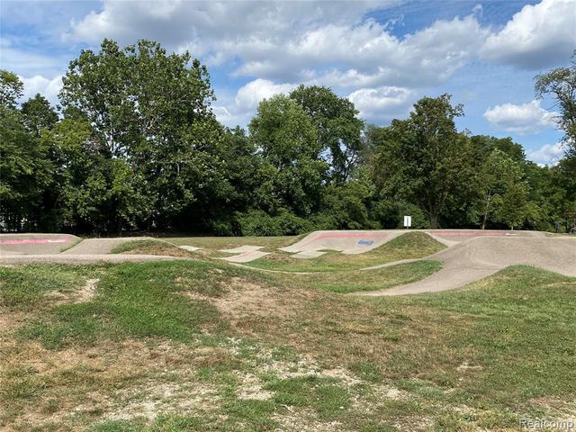 31050 Maplewood Street, Westland, MI 48185