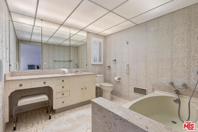 213 S Rodeo Drive, Beverly Hills, CA 90212