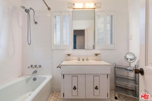 213 S Rodeo Drive, Beverly Hills, CA 90212