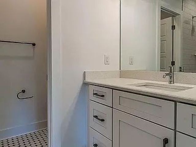 2423B Batavia St, Nashville, TN 37208