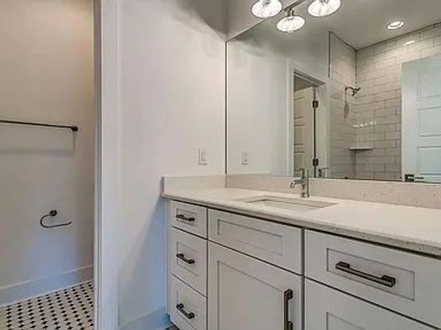 2423B Batavia St, Nashville, TN 37208