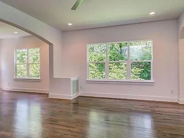 2423B Batavia St, Nashville, TN 37208