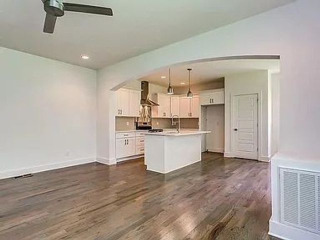 2423B Batavia St, Nashville, TN 37208