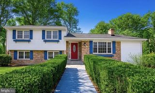 5210 LINDSAY ST, Fairfax, VA 22032
