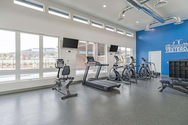 300 Luman Road 200, Phoenix, OR 97535